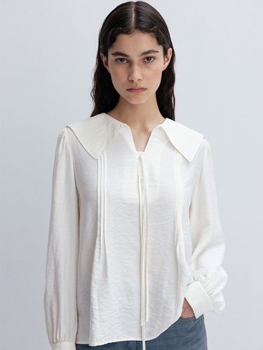 Wide Collar Ribbon Tie Blouse - JOY GRYSON - Modalova