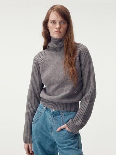 Basic Turtleneck (Grey) - MAISONMARAIS - Modalova