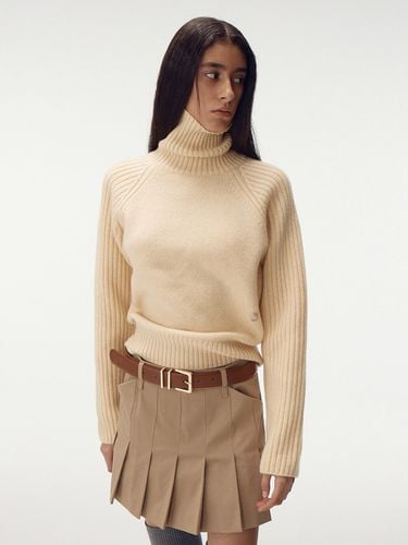 Basic Turtleneck (Yellow) - MAISONMARAIS - Modalova