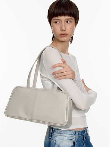 Trapezoid Wide Shoulder Bag_Crack Stone - FILLINTHEBLANK - Modalova