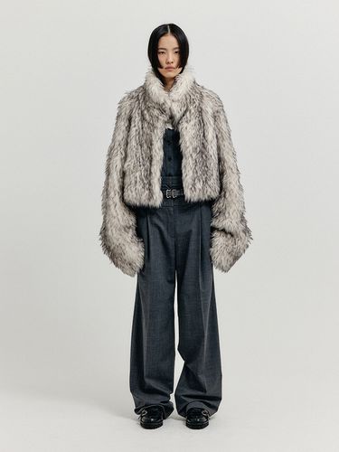 Xhort Faux Fur Short Coat - EENK - Modalova