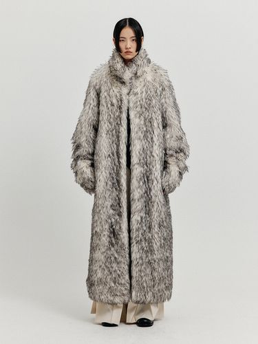 Xenia Faux Fur Long Coat - EENK - Modalova