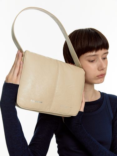 Pillow Flap Bag_Beige - FILLINTHEBLANK - Modalova