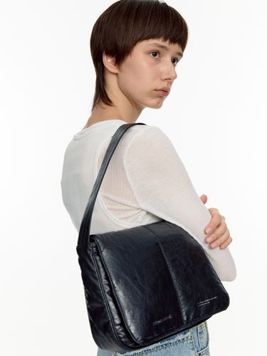 Pillow Flap Bag_Dark Navy - FILLINTHEBLANK - Modalova