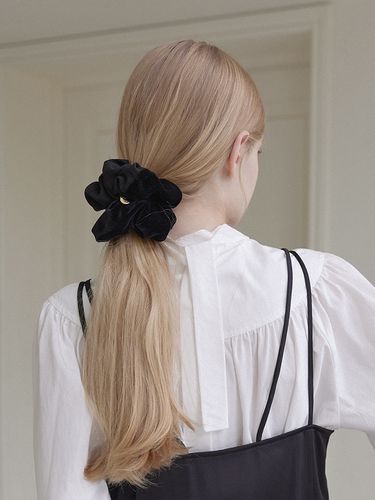 Satin Velvet Scrunchie 2color - NONLOCAL - Modalova