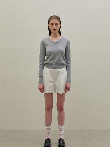 Signature Basic V-neck Embroidery Sweater - Atelier Nain - Modalova