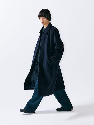 Oversize Classic Cashmere Balmacaan Coat - EZIO - Modalova