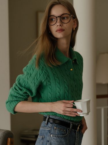 Cable Collar Neck Knit Top (Green) - TILLIDIE - Modalova