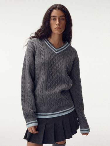 Preppy V-Neck Knit (Grey) - MAISONMARAIS - Modalova