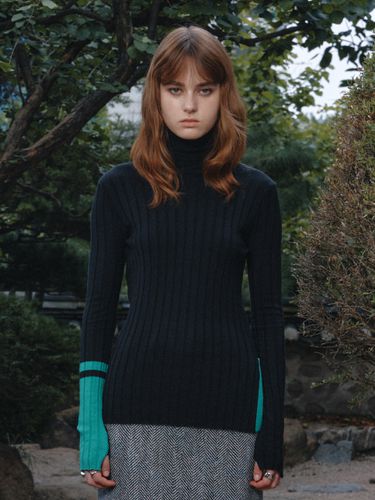 PIET Contrast-Cuffs Turtle Neck Knit Top - MUSEE - Modalova