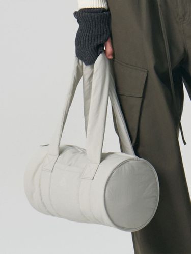 Circle Logo Padding Duffel Bag_Light Grey - CITYBREEZE - Modalova