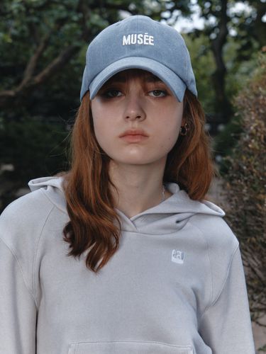 Laisse Minimal Logo BAll Cap_Violet Blue - MUSEE - Modalova