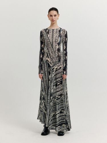 Letter Print Paneled Maxi Dress - / - EENK - Modalova