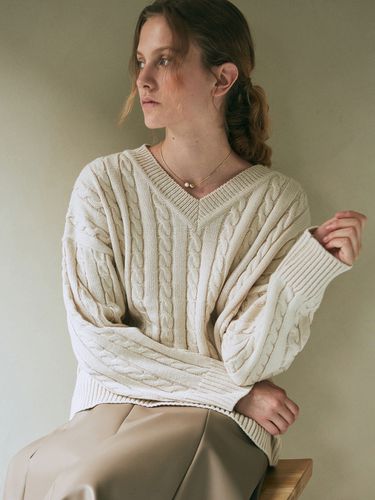 Cable V-neck Sweater_Beige - YAN13 - Modalova