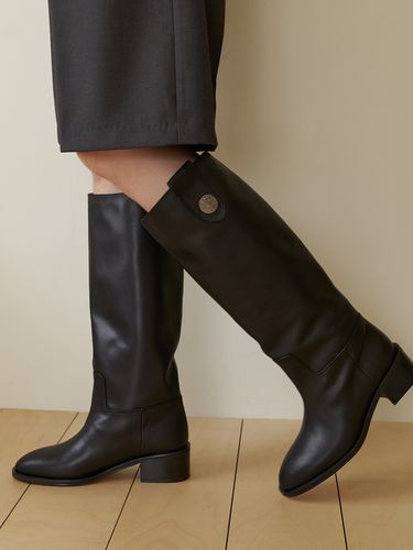 Signature Coin Boots - the JOHI - Modalova