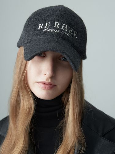 Signature Logo Fleece Cap - RE RHEE - Modalova