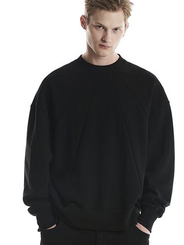 Inverted Pleats Sweatshirt (Black) - DGNAK12 - Modalova