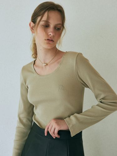 Scoop Neck Long Sleeve T-shirt_Beige - YAN13 - Modalova