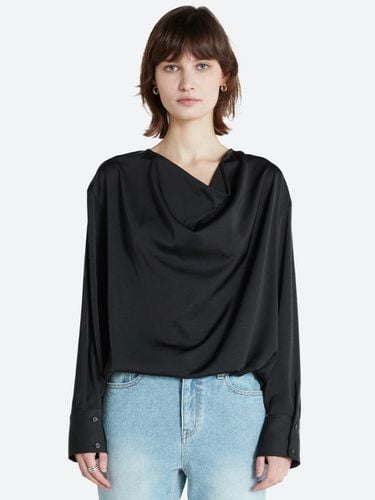 Draped Open Back Blouse (Black) - HAVELESS - Modalova