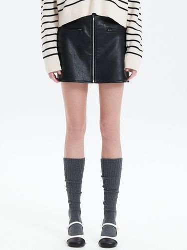 Faux Leather Zipper Mini Skirt () - HAE BY HAEKIM - Modalova