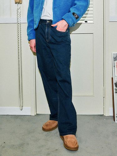 MAN Essential Wide Fleece Denim Pants_Blue - GENERAL IDEA - Modalova