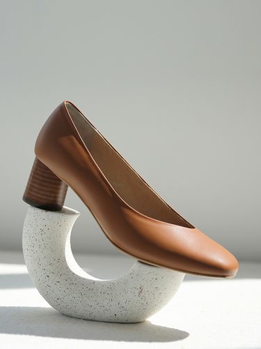 NO. Jennet Unbalance Pumps_Brown - MARYRINGO - Modalova