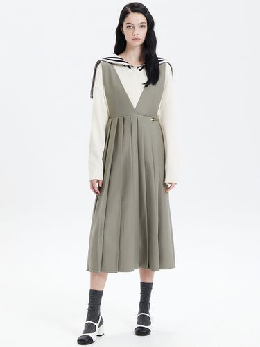 V-Neck Pleats Wrap Dress (Beige) - HAE BY HAEKIM - Modalova