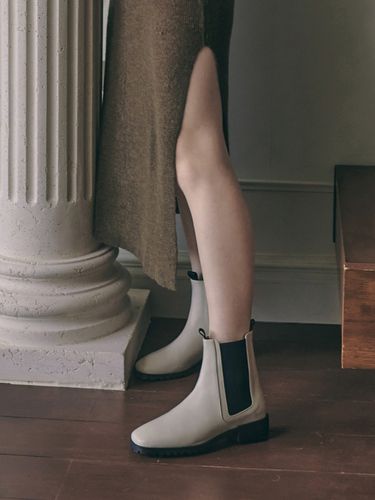 Square Middle Chelsea Boots - Stiu - Modalova