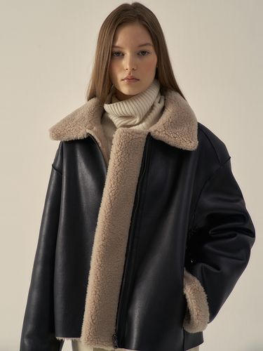 Lambs Wool Reversible Short Shearling Coat - FACADE PATTERN - Modalova