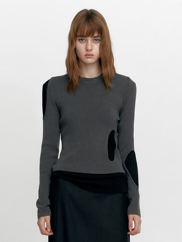 Slim Cut Out Knit , Charcoal - STUDIO TABLE - Modalova