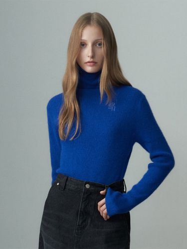 Turtleneck Long Sleeved Top_Blue - RE RHEE - Modalova