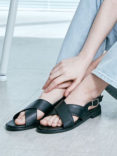 Cross Leather Strap Sandal Zoey - CUSTOMADE WOMAN - Modalova