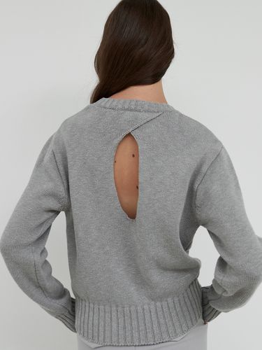 Back Hole Round Neck Knit - OU1173 - ouie - Modalova