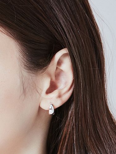 Lala J Bold Ring Earring - J.ESTINA - Modalova