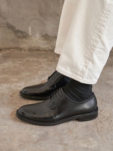 MEN] Evan Leather Derby Shoes_Black - blanc sur blanc - Modalova