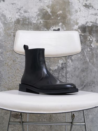 MEN] Lyon Leather Ankle Boots_Black - blanc sur blanc - Modalova