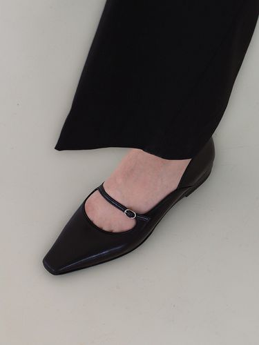 Plan Strap Flat Shoes_Black - MOL:pin - Modalova