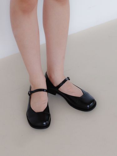 Pot Mary Jane Shoes_Black - MOL:pin - Modalova