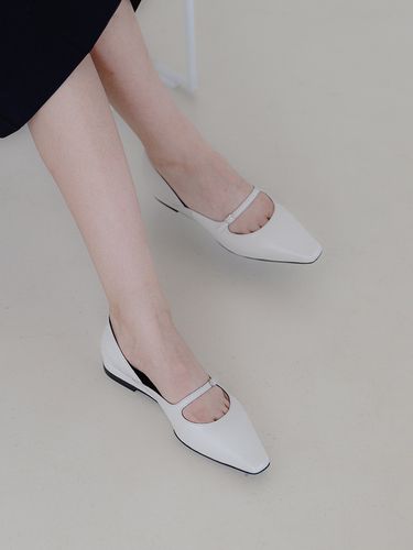 Plan Strap Flat Shoes - MOL:pin - Modalova