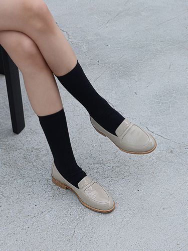 Rem Loafer_Beige - MOL:pin - Modalova