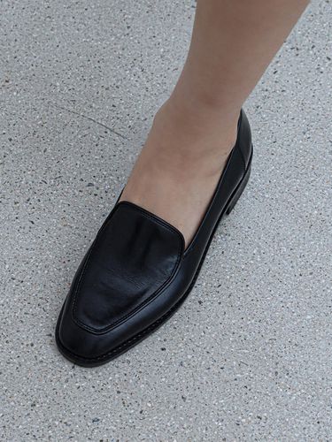 The Loafer_Black - MOL:pin - Modalova