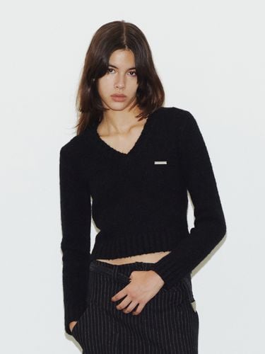 Boucle V-neck Knit_Black - THINK PLANT - Modalova