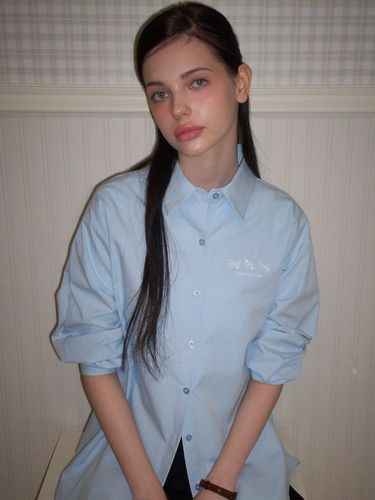 Triple Butterfly Embroidery Cotton Shirt_Sky Blue - LETTER FROM MOON - Modalova