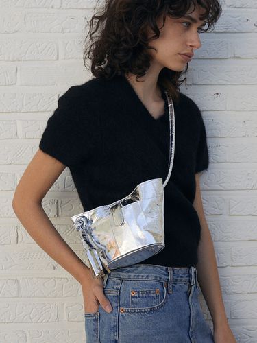 Petal Mini Shoulder Bag_Silver - doublequotes - Modalova