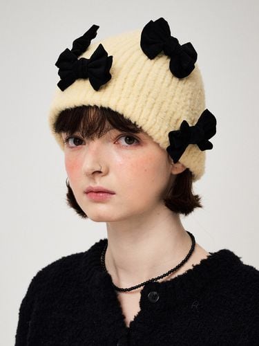 Furry Ribbon Beanie_Yellow - FUNFROMFUN - Modalova