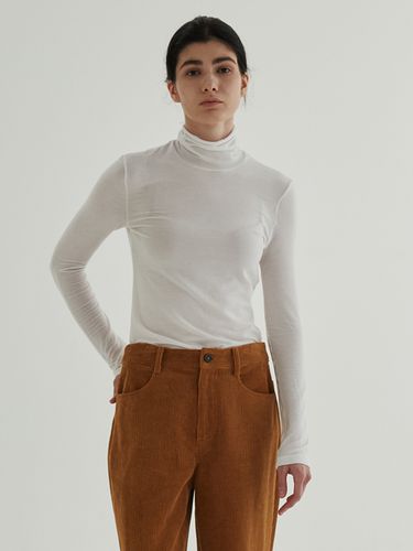 Line Detailed Wool Tencel pola Top _ - STEP AROUND - Modalova