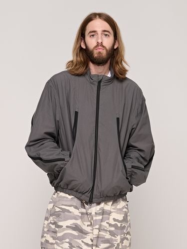 Line Windbreaker Jacket _ Charcoal - CARGOBROS - Modalova