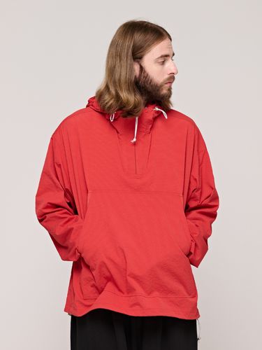 Seersucker Half Zip-Up Anorak _ Red - CARGOBROS - Modalova