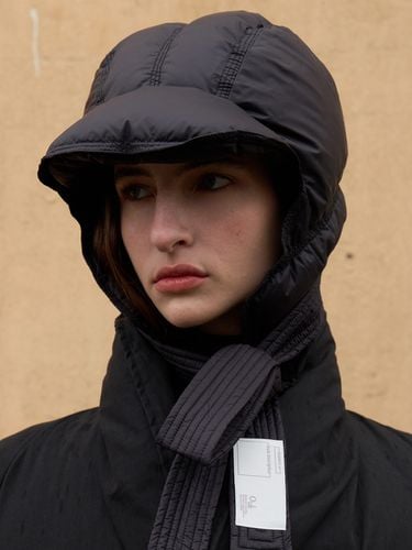 Down Padding Hat_Black - ouie - Modalova