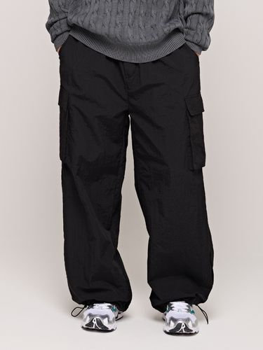 Nylon Wide Cargo Pants _ Black - CARGOBROS - Modalova